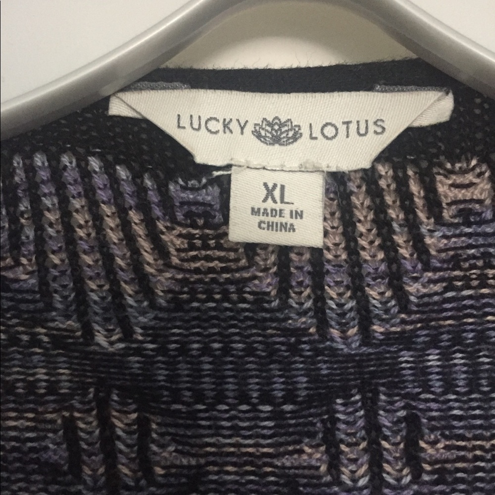 Patterned Cardigan✨ - Picture 3 of 4
